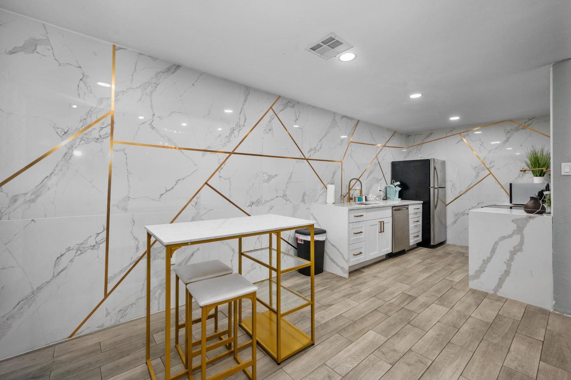 Spacious Galleria Apartment With Free Park 휴스턴 외부 사진